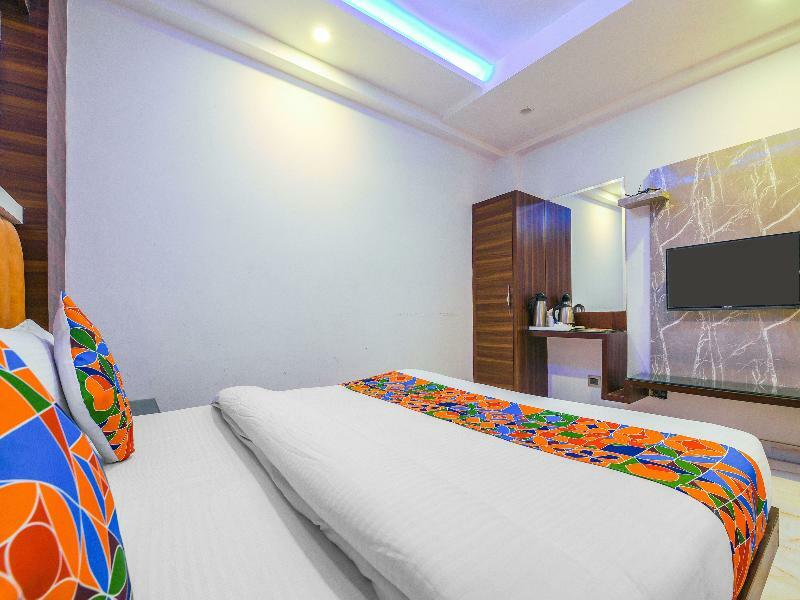 Oyo 15836 Pleasure River Front Resort Tuem Екстер'єр фото