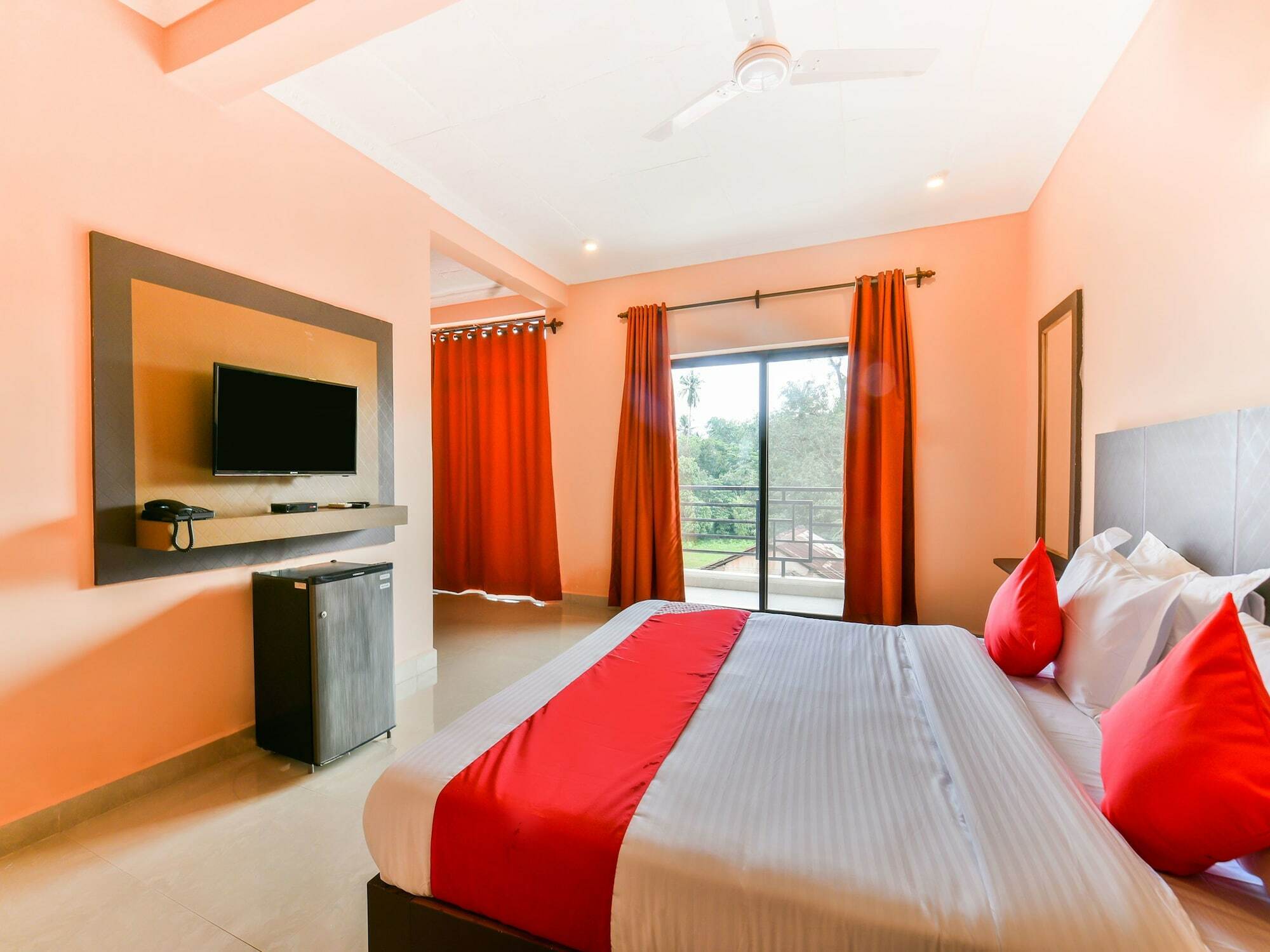 Oyo 15836 Pleasure River Front Resort Tuem Екстер'єр фото